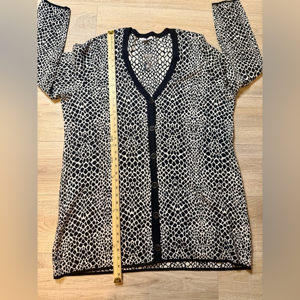 Isaac Mizrahi Live Cardigan Women’s 2X Black White Geometric Button Front - Picture 8 of 10
